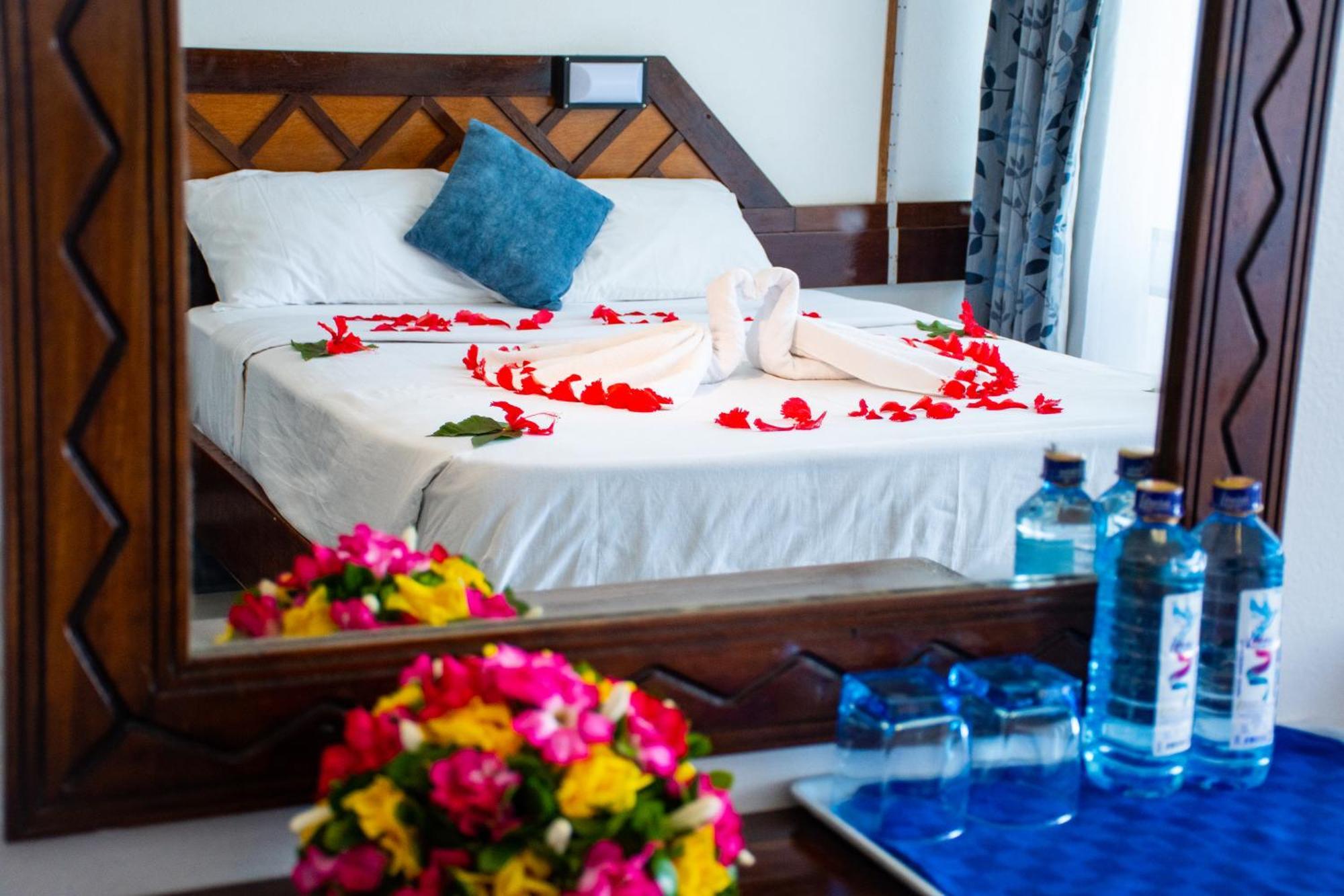 Mombasa Beach Hotel Exteriör bild