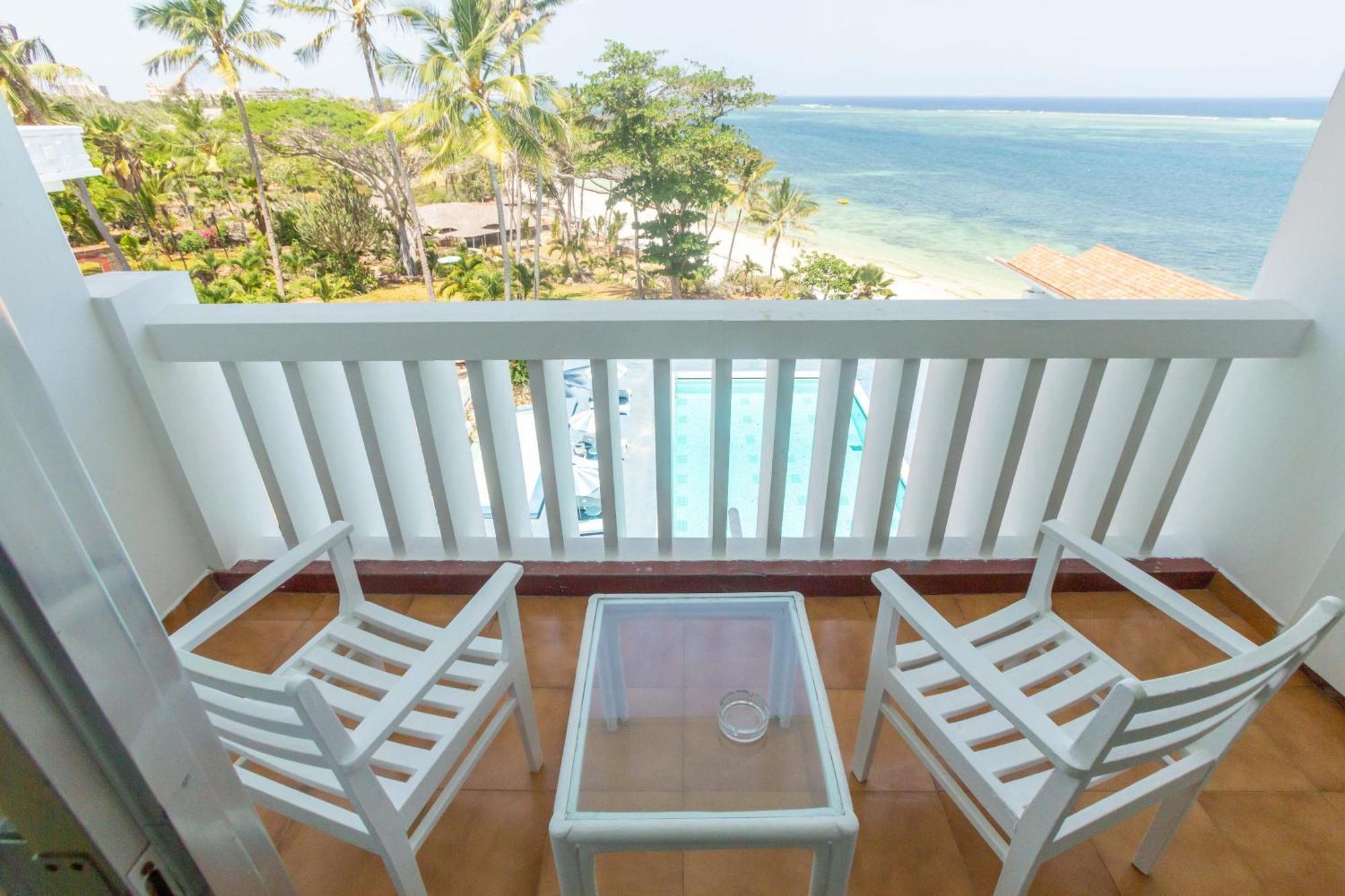 Mombasa Beach Hotel Exteriör bild